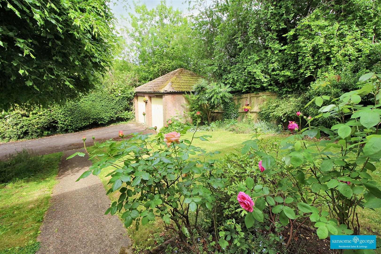 Simons Close, Tilehurst, Reading